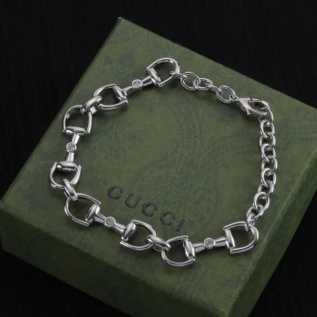 Gucci Horsebit 1955 Crystal-Embellished Silver-Tone Necklace 5