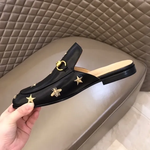 Gucci Horsebit 1955 Mulas de couro preto bordadas estrela e abelha 3