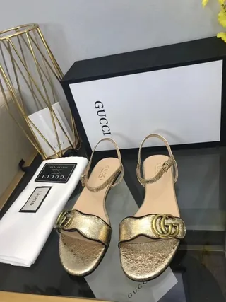 Gucci Horsebit 1955 Sandálias Gladiator Metálicas de Ouro e Preto 3