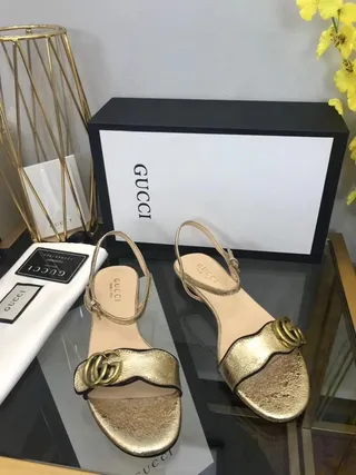Gucci Horsebit 1955 Sandálias Gladiator Metálicas de Ouro e Preto 5