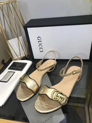 Gucci Horsebit 1955 Sandálias Gladiator Metálicas de Ouro e Preto 9