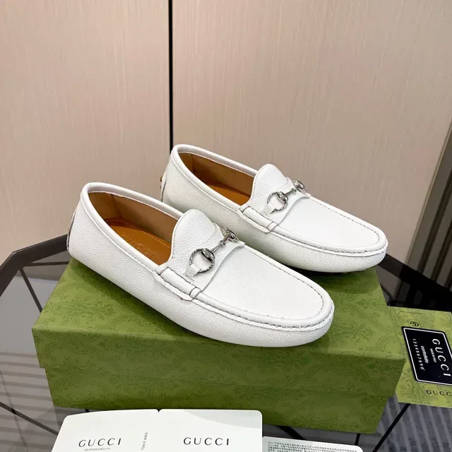 Gucci Horsebit 1955 White Pebbled Leather Loafers 9
