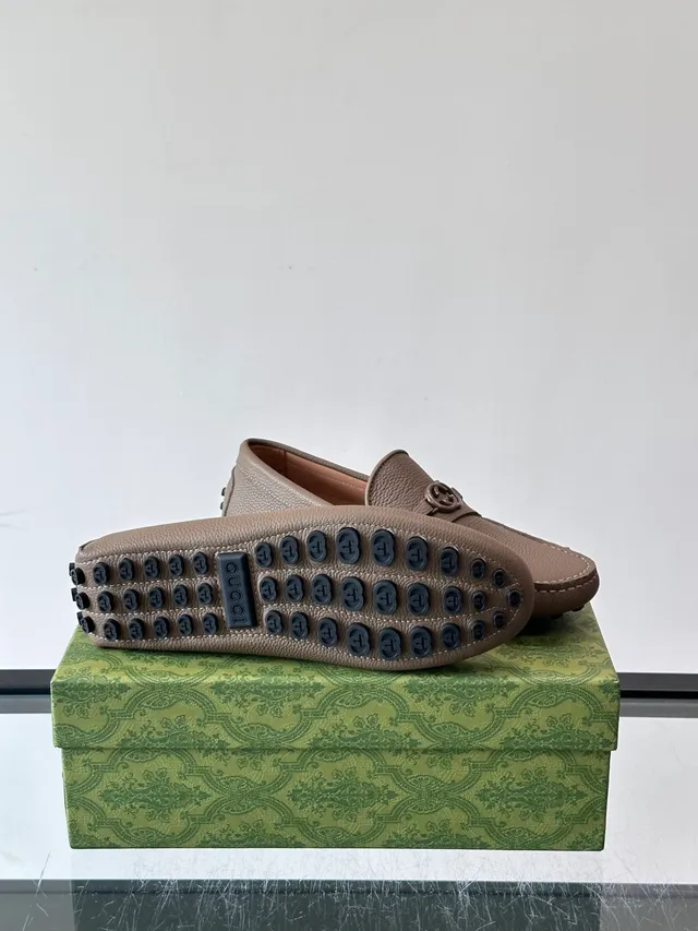 Mocassins Gucci Horsebit en cuir grainé beige 2