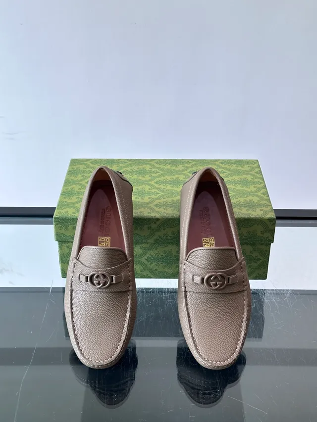 Mocassins Gucci Horsebit en cuir grainé beige 4