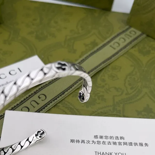 Gucci Interlocking G Chain-Link Open Cuff Bracelet 2