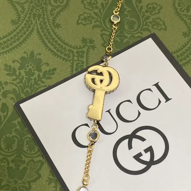 Gucci Interlocking G Crystal-Embellished Gold-Tone Chain Bracelet 2