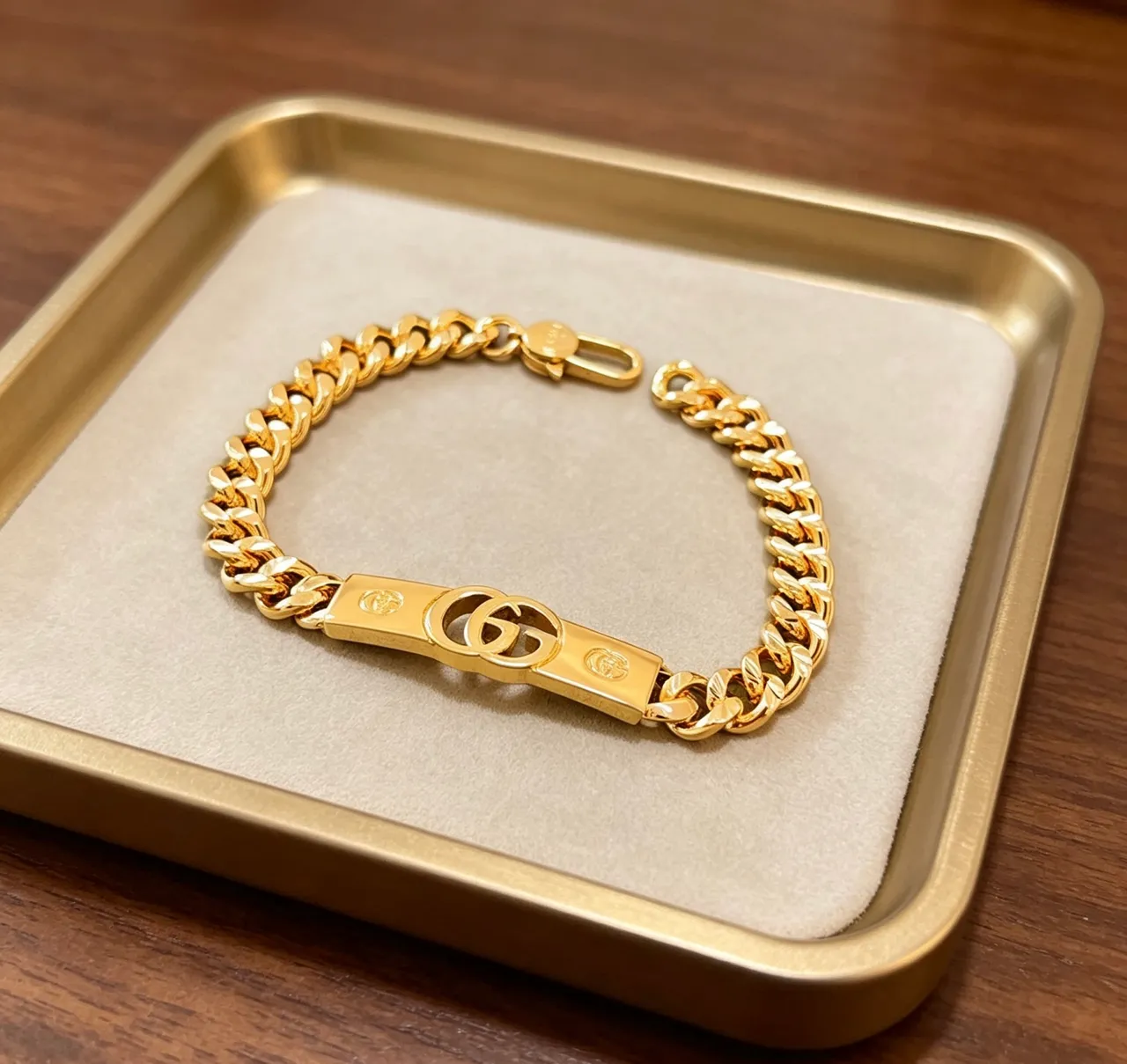 Gucci Interlocking G Gold-Tone Curb-Link Bracelet 6