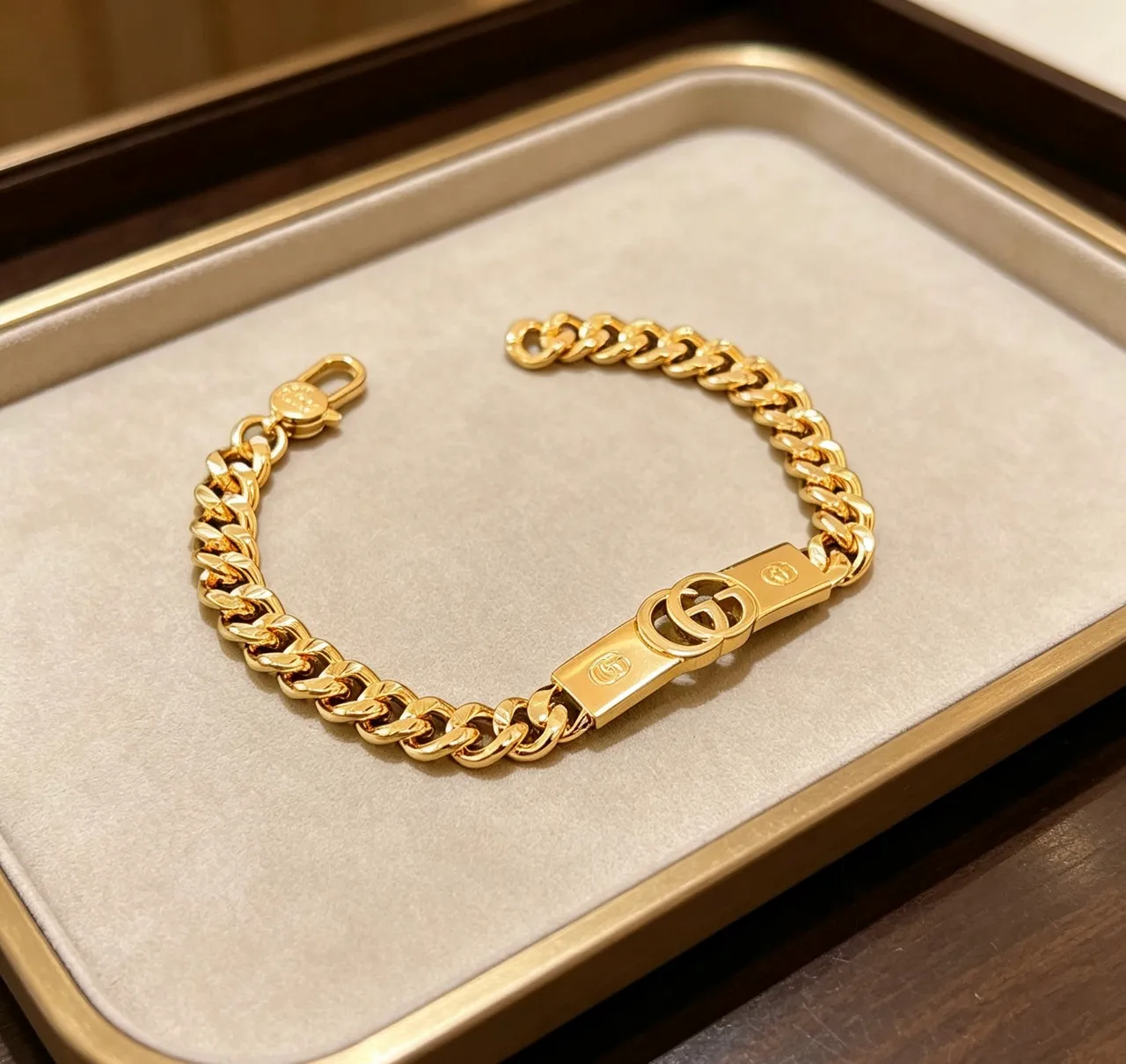 Gucci Interlocking G Gold-Tone Curb-Link Bracelet 7