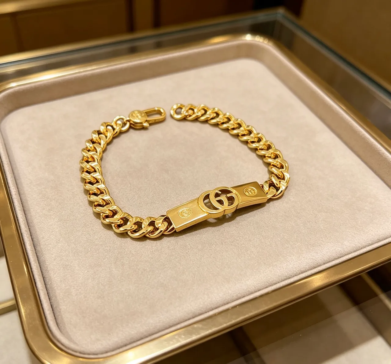 Gucci Interlocking G Gold-Tone Curb-Link Bracelet 9