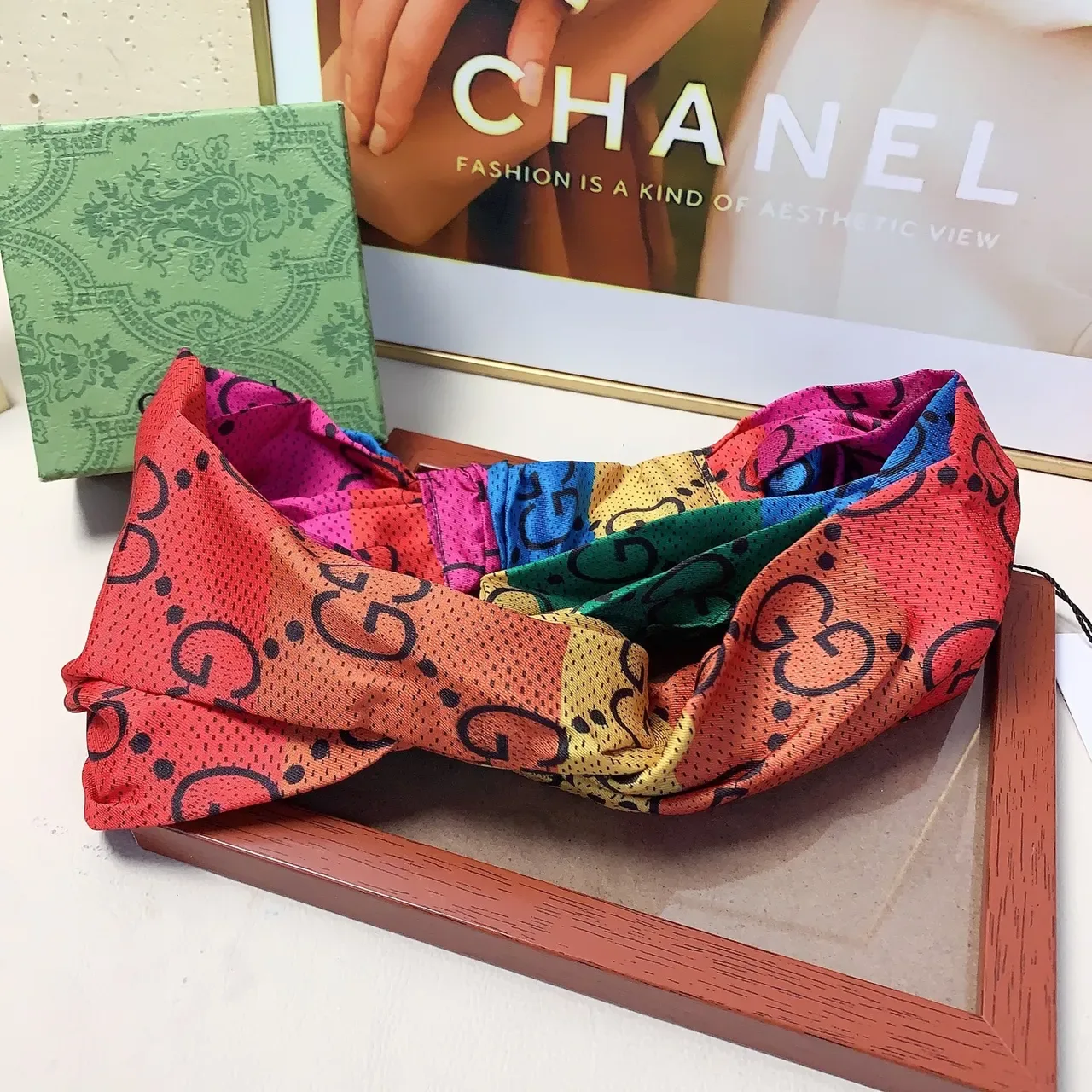 Gucci GG Interlocking Monogram وشاح حريري 4