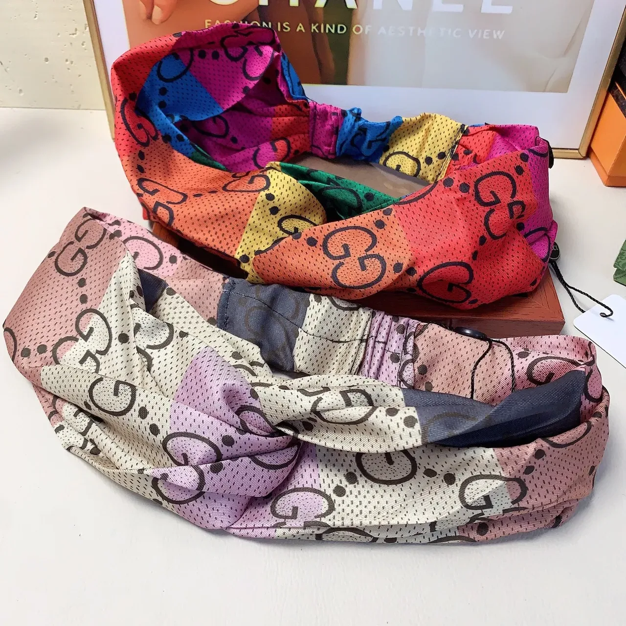 Gucci GG Interlocking Monogram وشاح حريري 8