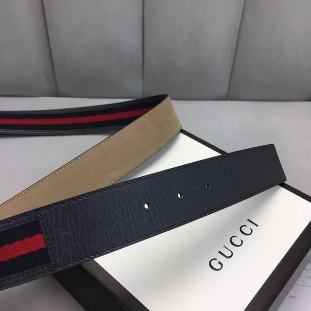 Gucci Ophidia Ceinture en cuir noir et or avec boucle interlocking G et rayures de web stripe trim 7