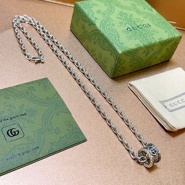 Gucci Ornate Interlocking G Pendant Twisted Rope-Link Necklace 6