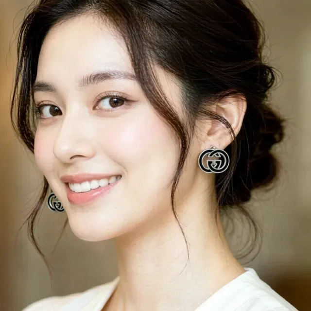 Gucci Boucles d'oreilles Interlocking GG Logo Émaillées Rouge et Vert 2