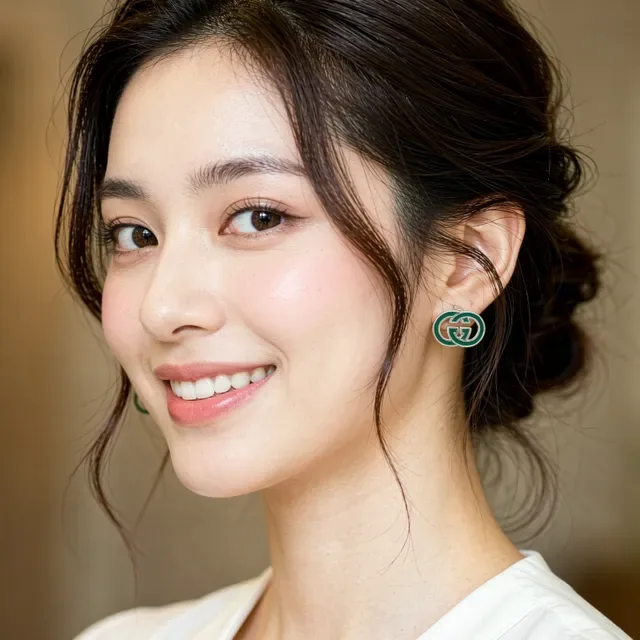 Gucci Boucles d'oreilles Interlocking GG Logo Émaillées Rouge et Vert 3