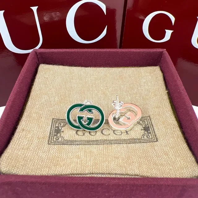 Gucci Boucles d'oreilles Interlocking GG Logo Émaillées Rouge et Vert 9