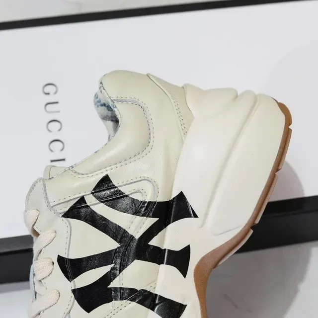 Gucci Screener Beige Noir Semelle chunky Partie supérieure en cuir en couches Sneakers lifestyle 3