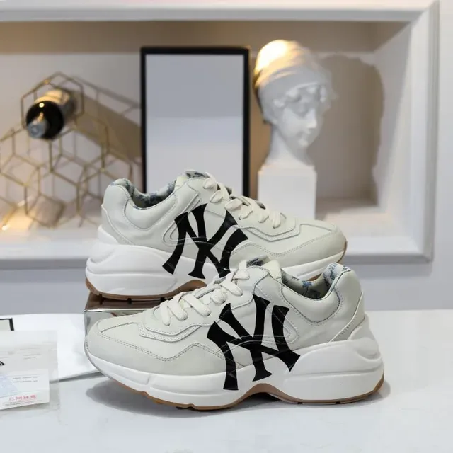 Gucci Screener Beige Noir Semelle chunky Partie supérieure en cuir en couches Sneakers lifestyle 4