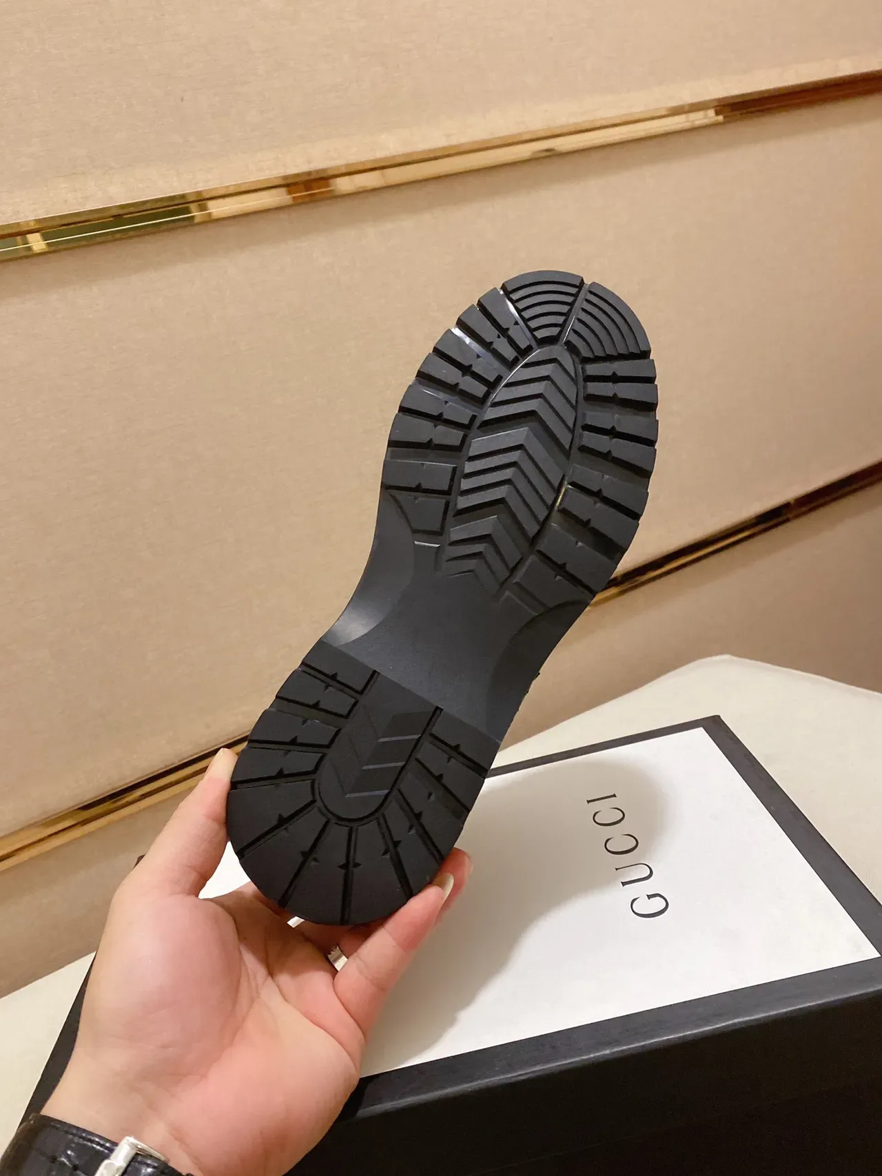 Gucci Screener Beige Toile et Daim Web Stripe Lifestyle Sneaker 2