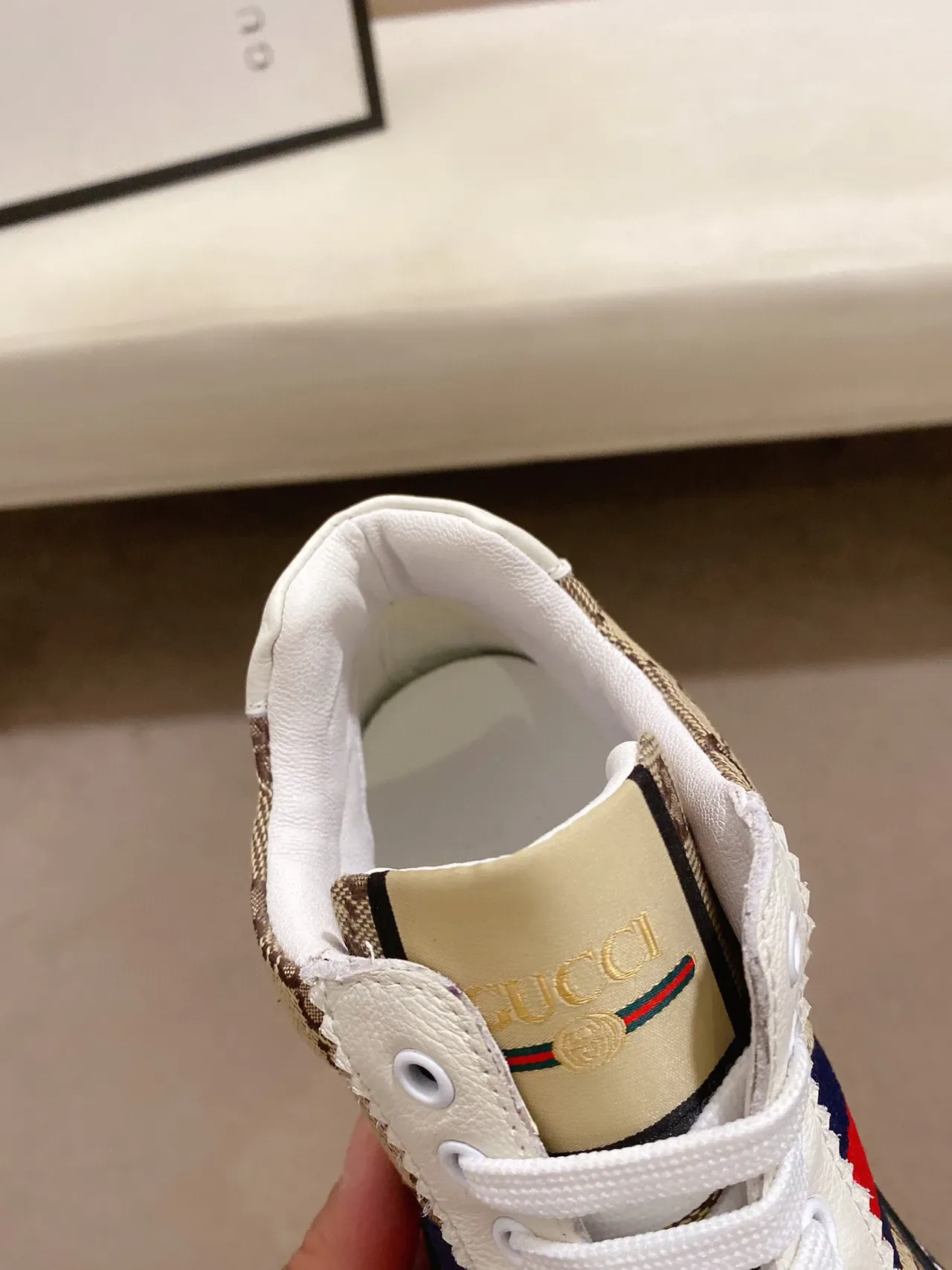 Gucci Screener Beige Toile et Daim Web Stripe Lifestyle Sneaker 4