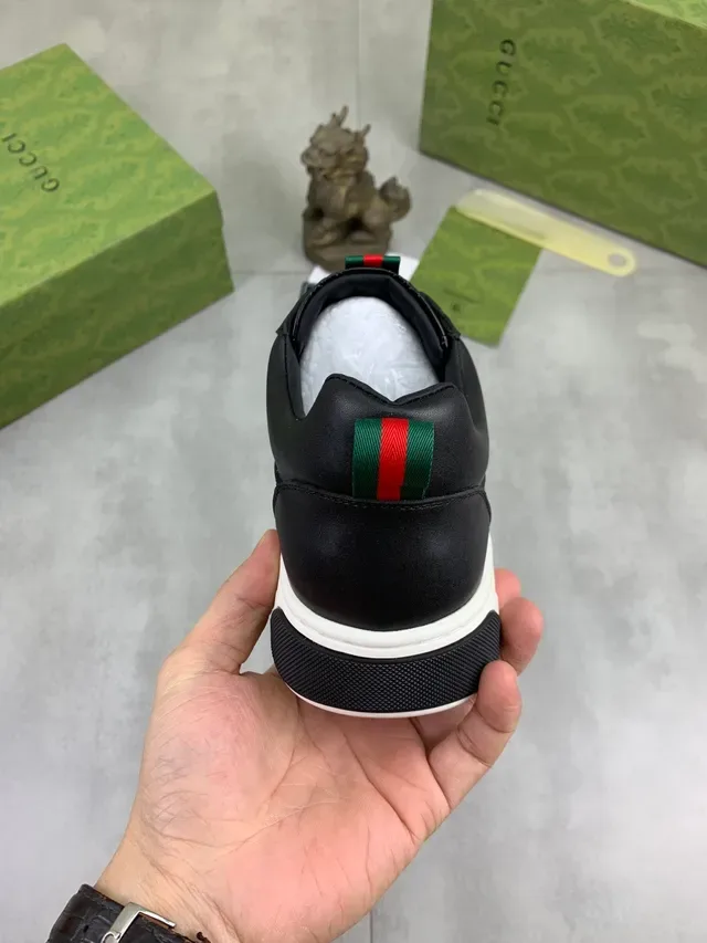 Gucci Screener Noir et Vert Slip-On Embossé GG Cuir Sneakers Lifestyle 4