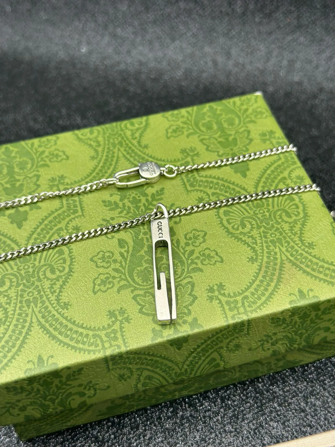 Gucci Screener Silver-Tone Chain Pendant Necklace 3