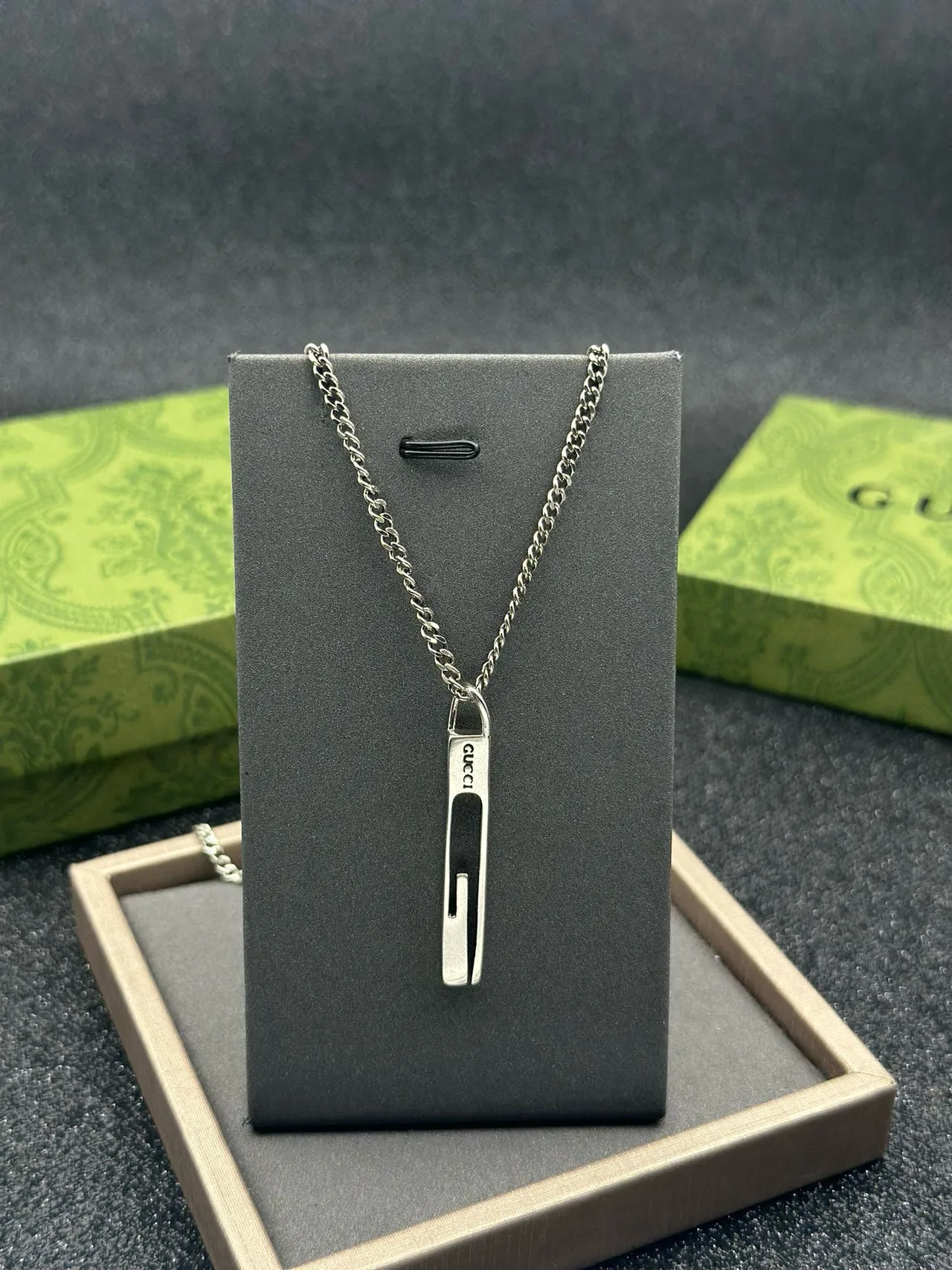 Gucci Screener Silver-Tone Chain Pendant Necklace 4