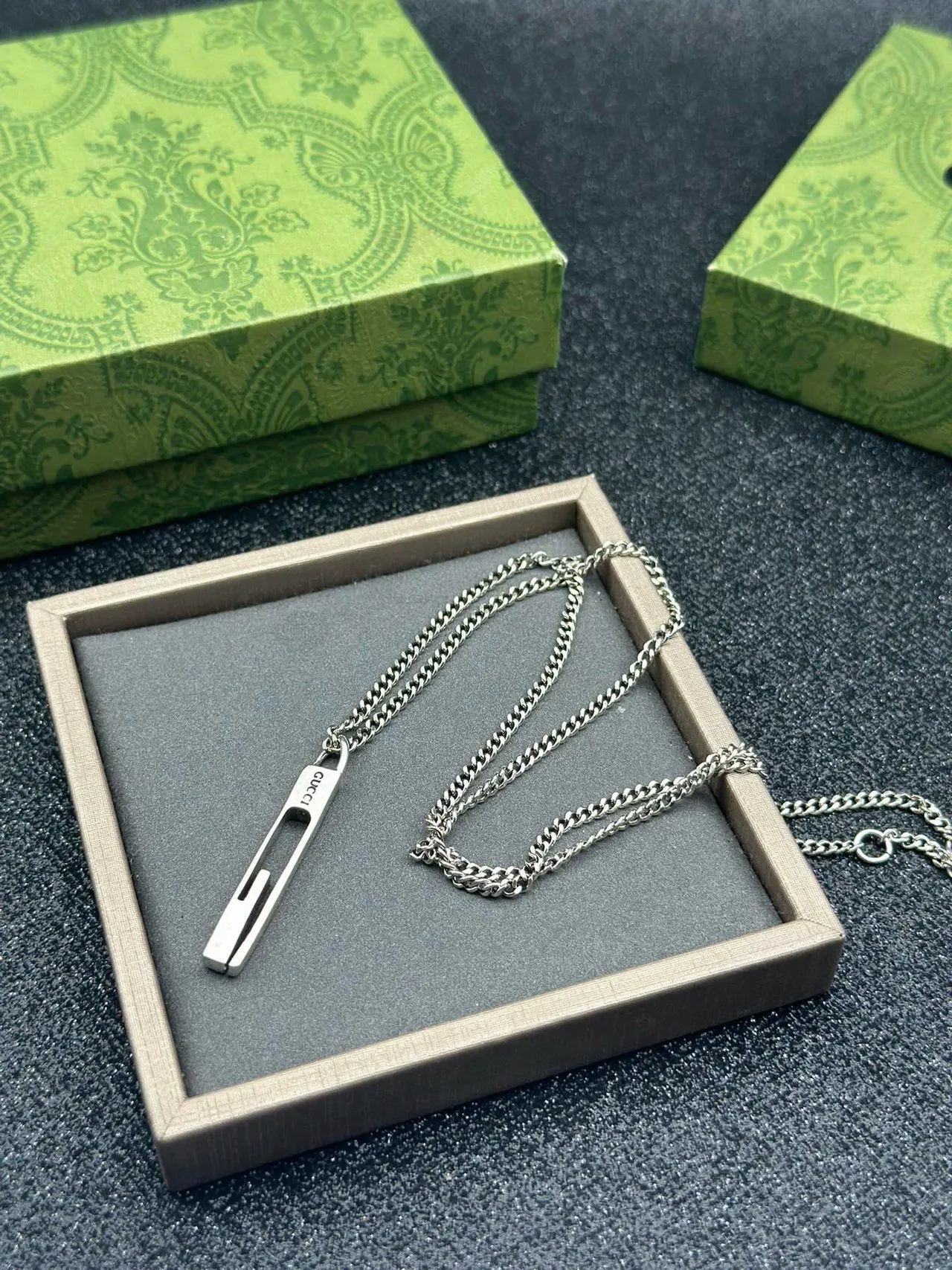 Gucci Screener Silver-Tone Chain Pendant Necklace 6
