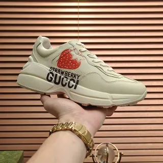 Gucci Screener أحذية Off-White Chunky مطبوعة بطبعة فراولة