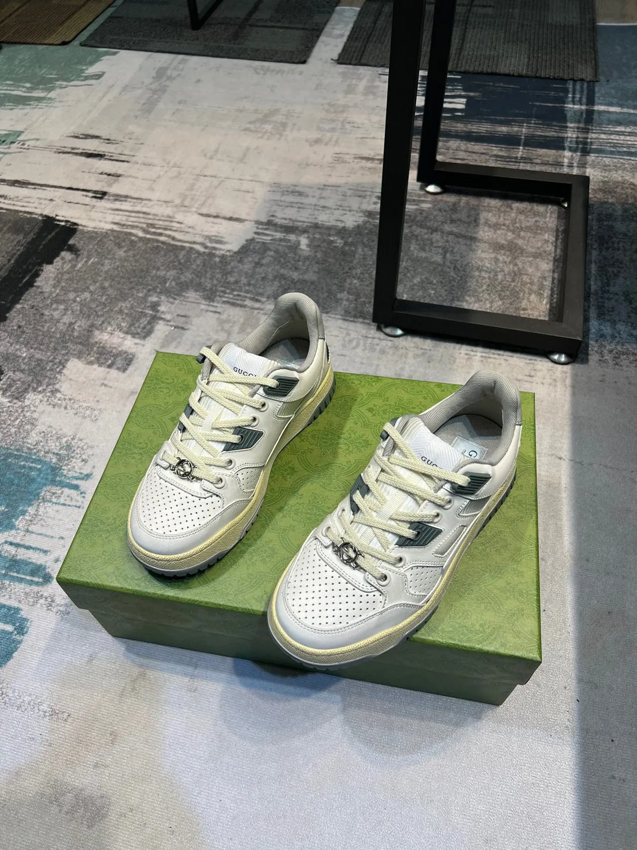 Gucci Screener White Green Perforated Leather Upper Geometric Overlay Panels Lifestyle Sneakers 4