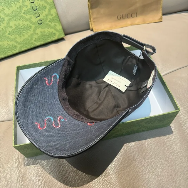 Gucci Serpenti brodé GG Supreme casquette de baseball 4