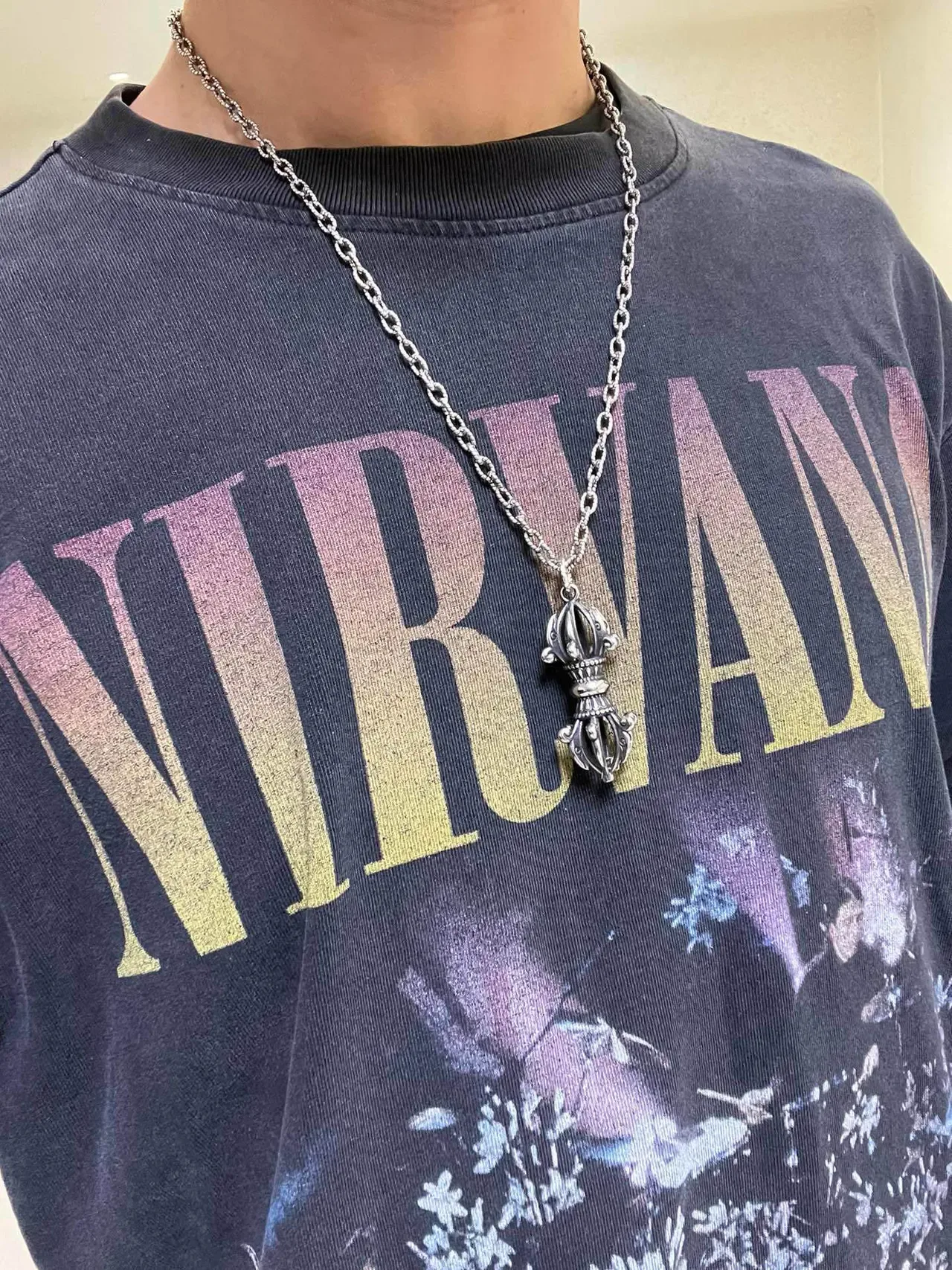 Gucci Silver Chain Ornate Vajra-Style Pendant Necklace 3