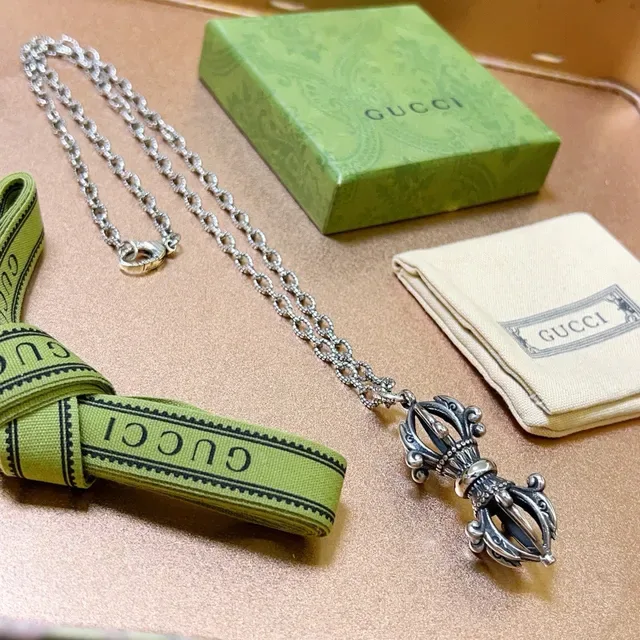 Gucci Silver Chain Ornate Vajra-Style Pendant Necklace 6