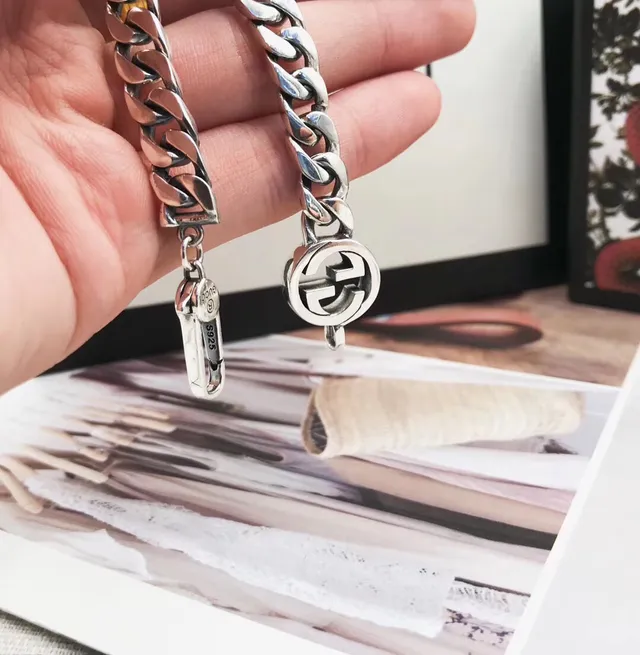 Gucci Silver Chunky Curb-Link Chain Interlocking G Logo Clasp Bracelet 4