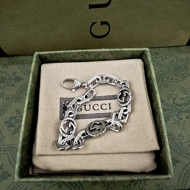 Gucci Silver Chunky Curb-Link Interlocking G Medallions Bracelet 2