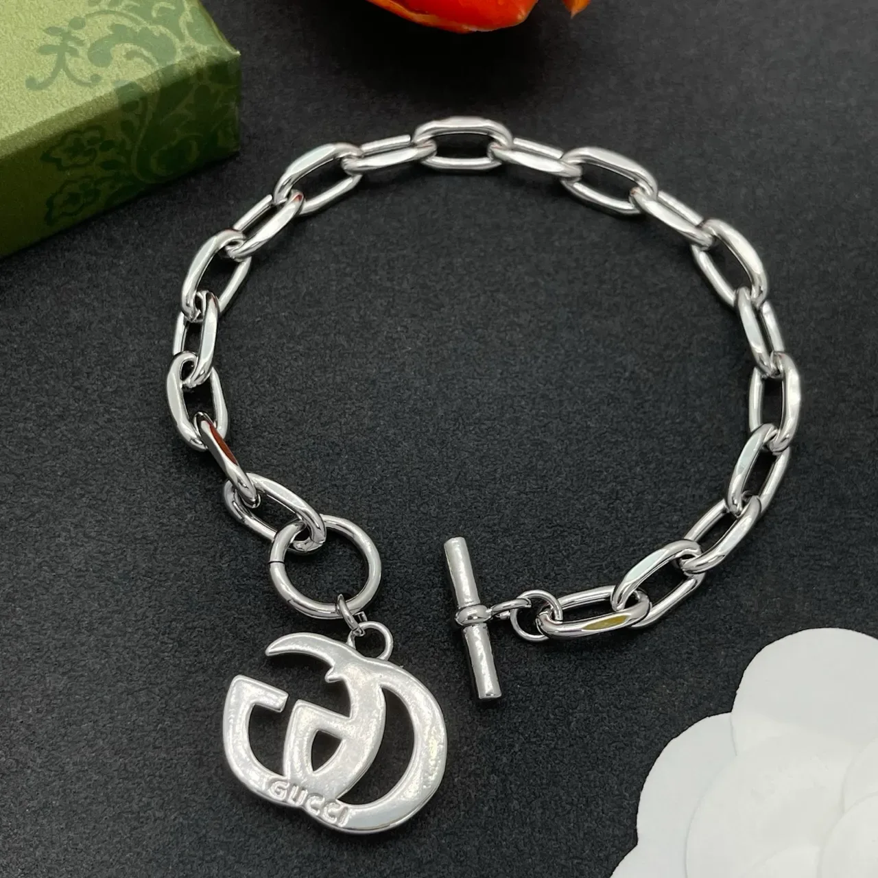 Gucci Silver Chunky Oval Link Toggle Clasp Bracelet 4