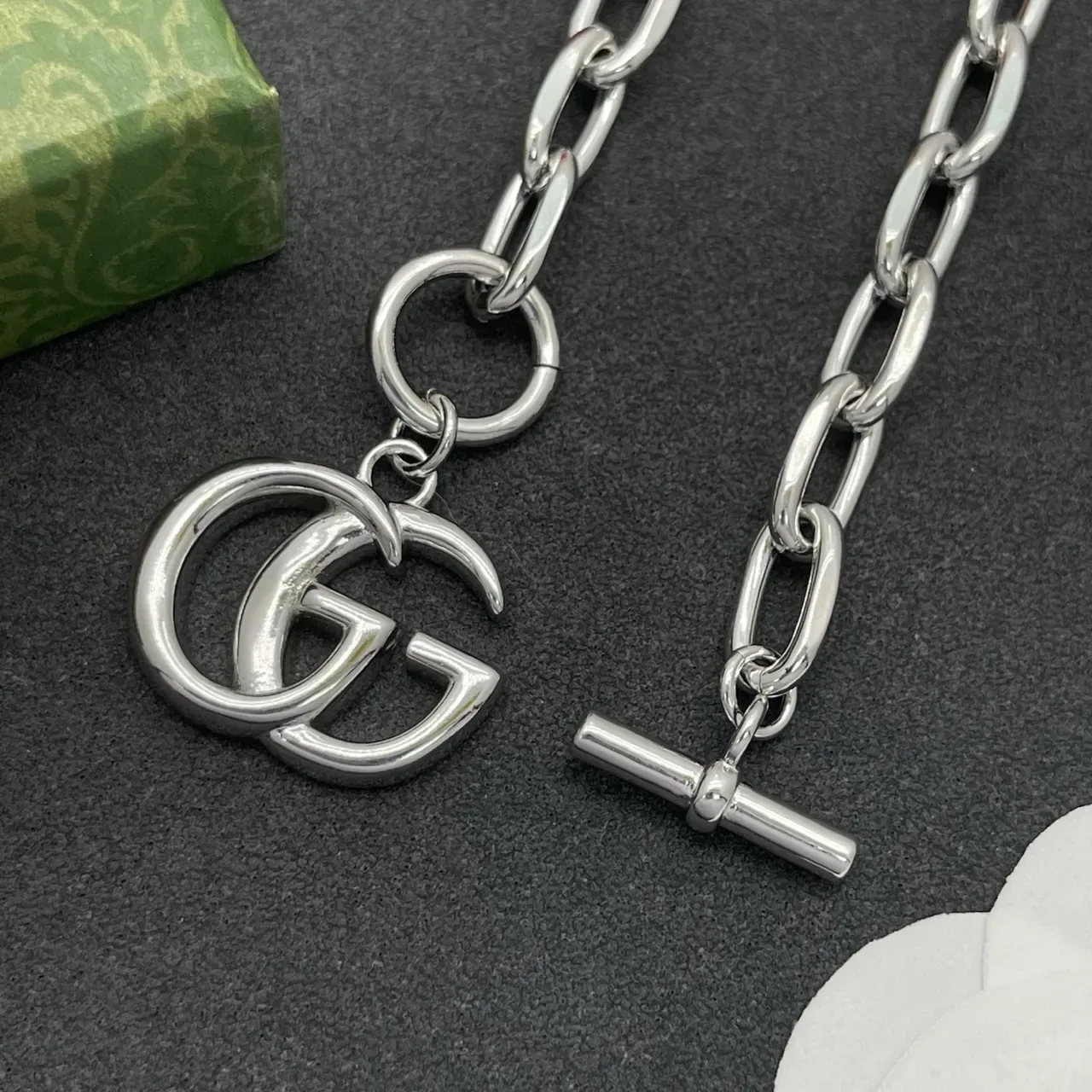 Gucci Silver Chunky Oval Link Toggle Clasp Bracelet 7