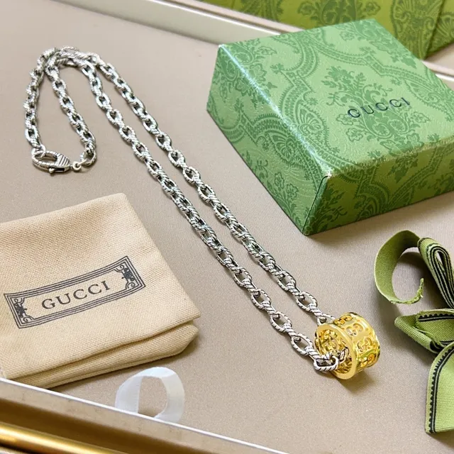 Gucci Silver Gold Twisted-Link Chain Openwork Pendant Necklace 6