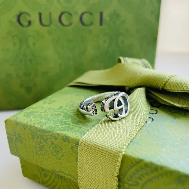 Gucci Silver Green Interlocking Double-G Logo Metal Ring 9