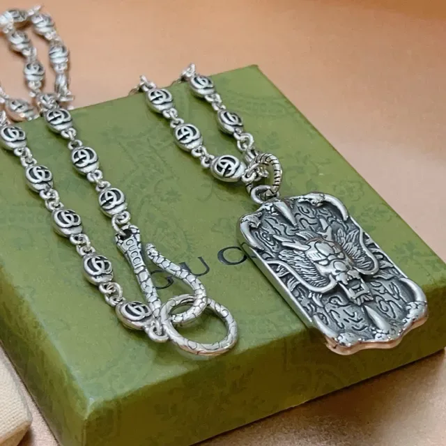 Gucci Silver Green Interlocking G Motif Chain Necklace 2