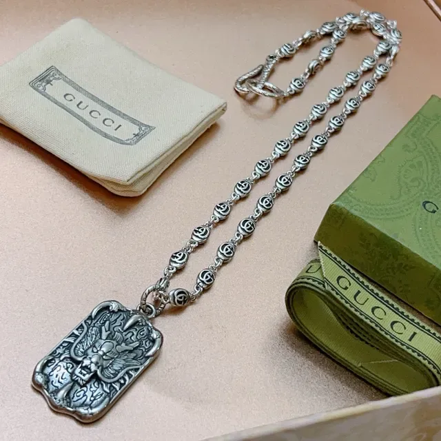 Gucci Silver Green Interlocking G Motif Chain Necklace 3