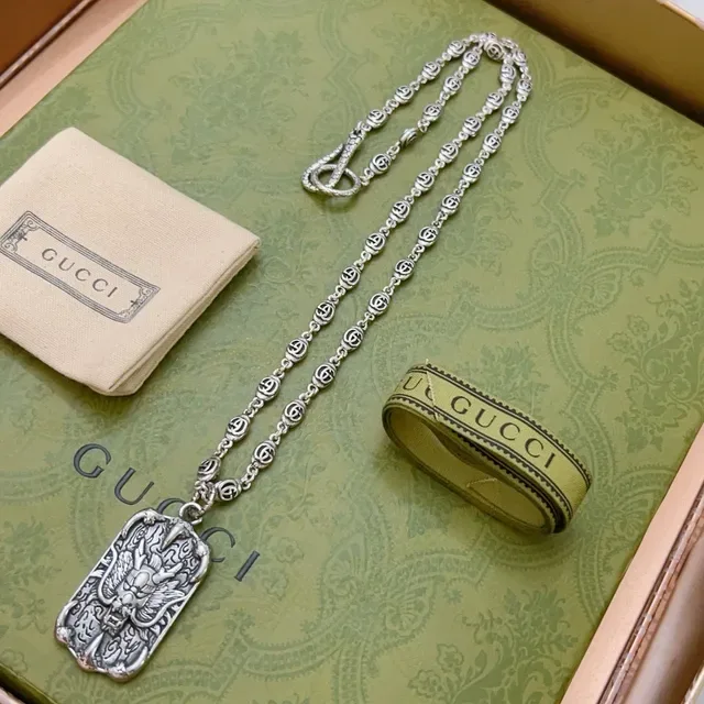 Gucci Silver Green Interlocking G Motif Chain Necklace 8