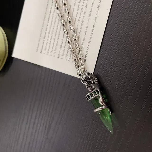 Gucci Silver Green Ornate Link Chain Horn-Shaped Pendant Necklace 3