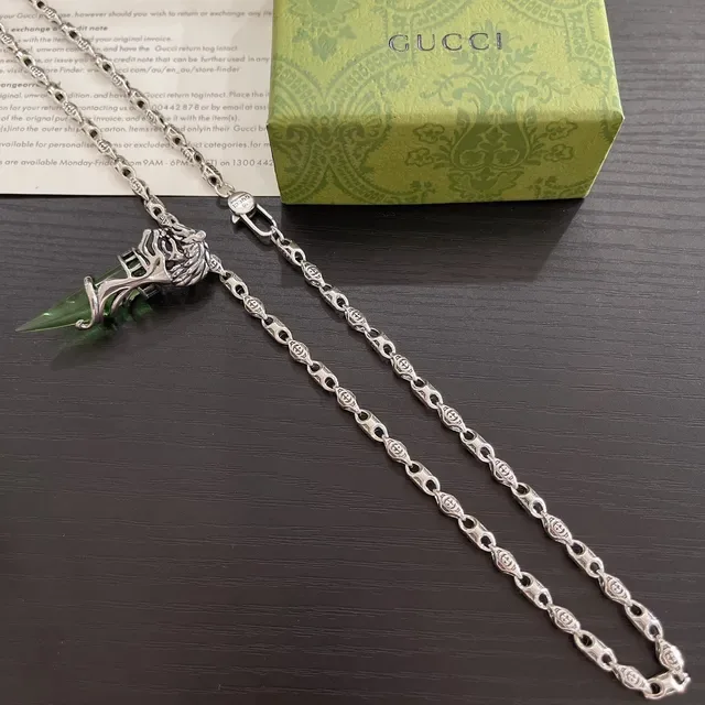 Gucci Silver Green Ornate Link Chain Horn-Shaped Pendant Necklace 4