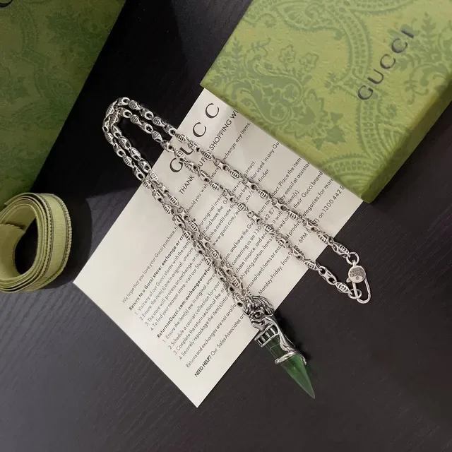 Gucci Silver Green Ornate Link Chain Horn-Shaped Pendant Necklace 5