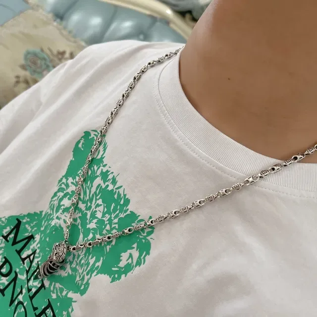 Gucci Silver Green Ornate Link Chain Horn-Shaped Pendant Necklace 6