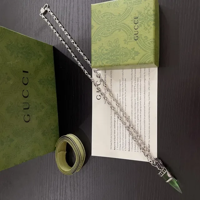 Gucci Silver Green Ornate Link Chain Horn-Shaped Pendant Necklace 8