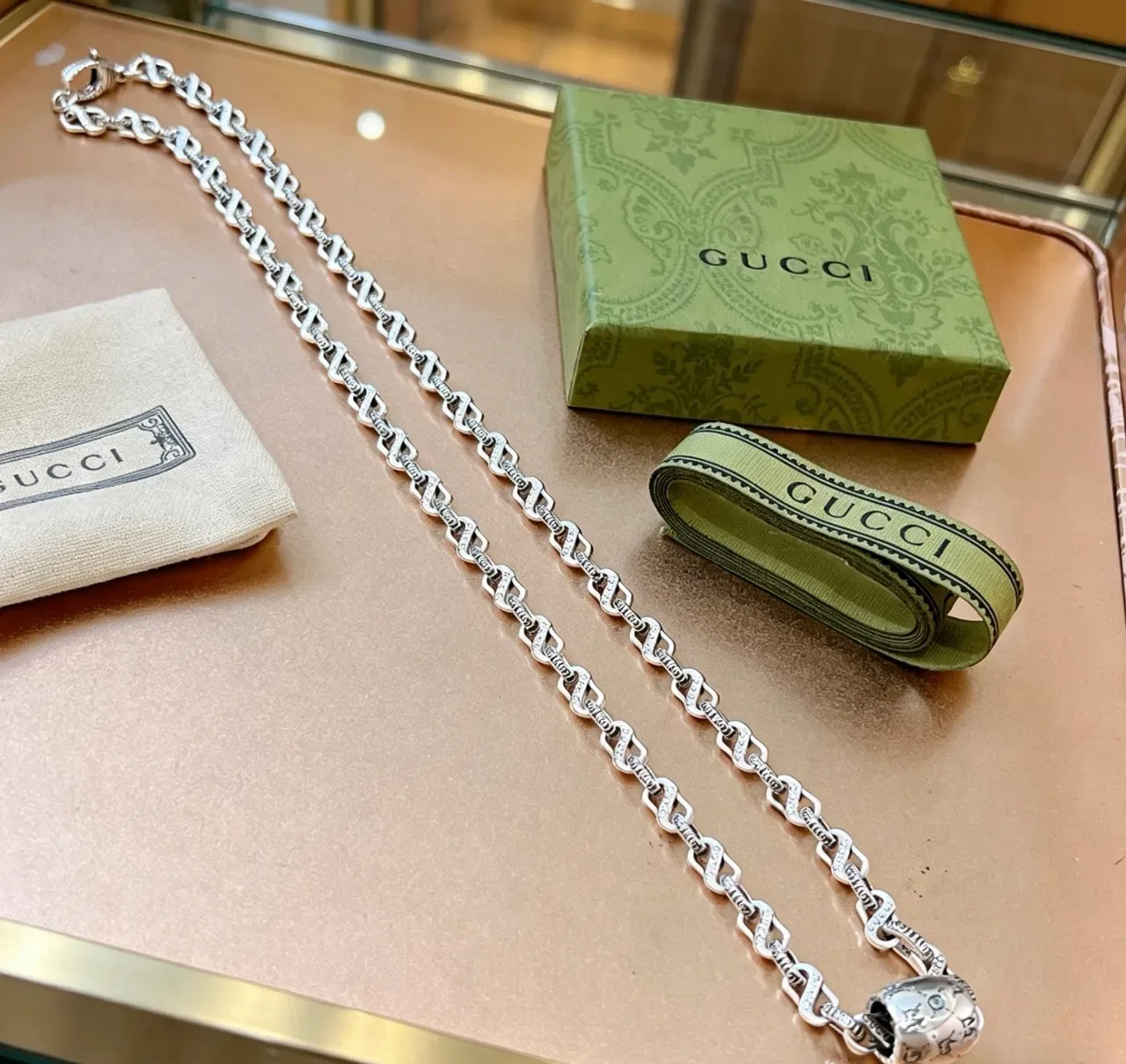 Gucci Silver Interlocking G-Link Chain Engraved Branding Necklace 3