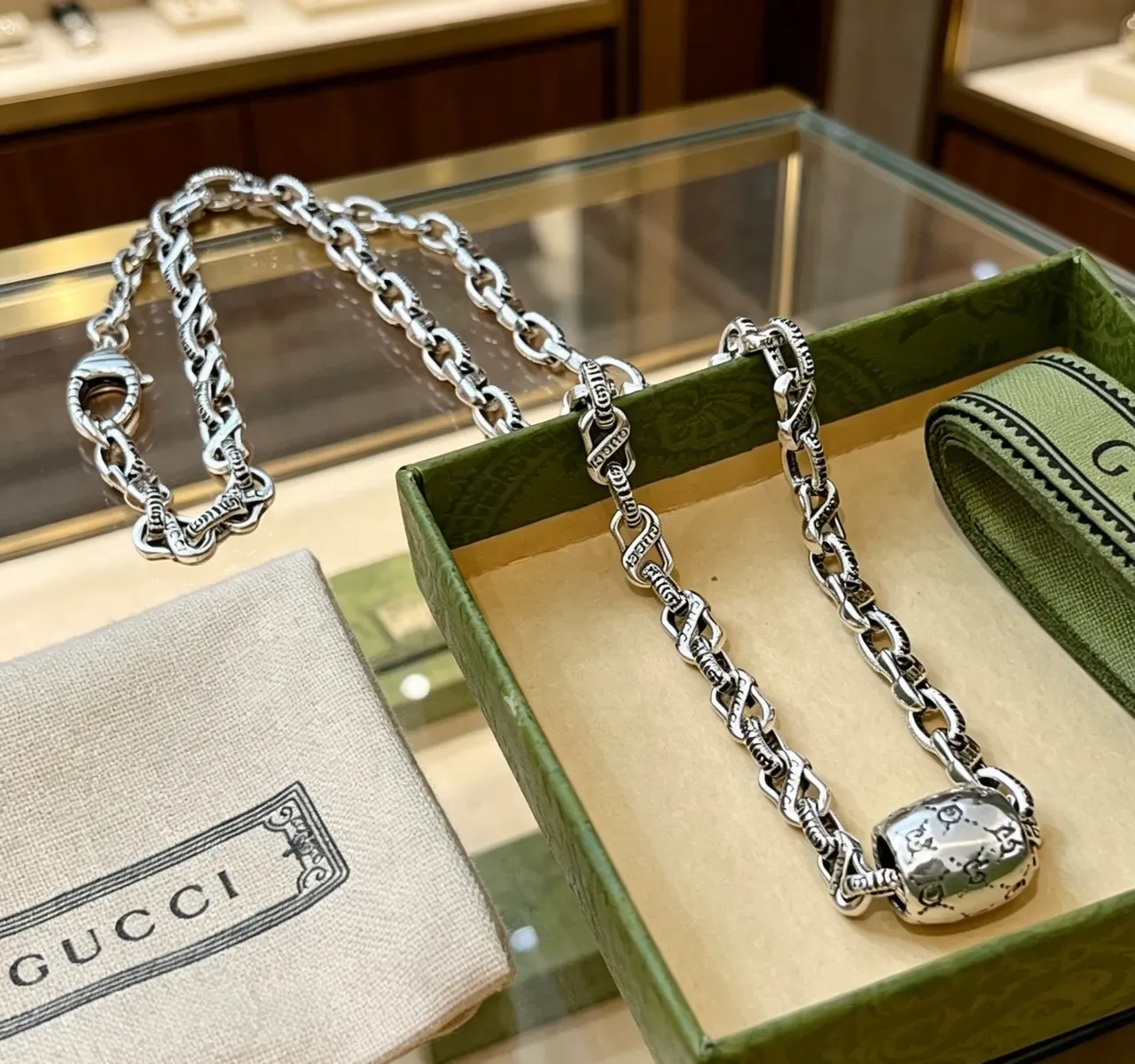 Gucci Silver Interlocking G-Link Chain Engraved Branding Necklace 5