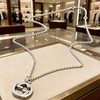 Gucci Silver Interlocking G Pendant Necklace
